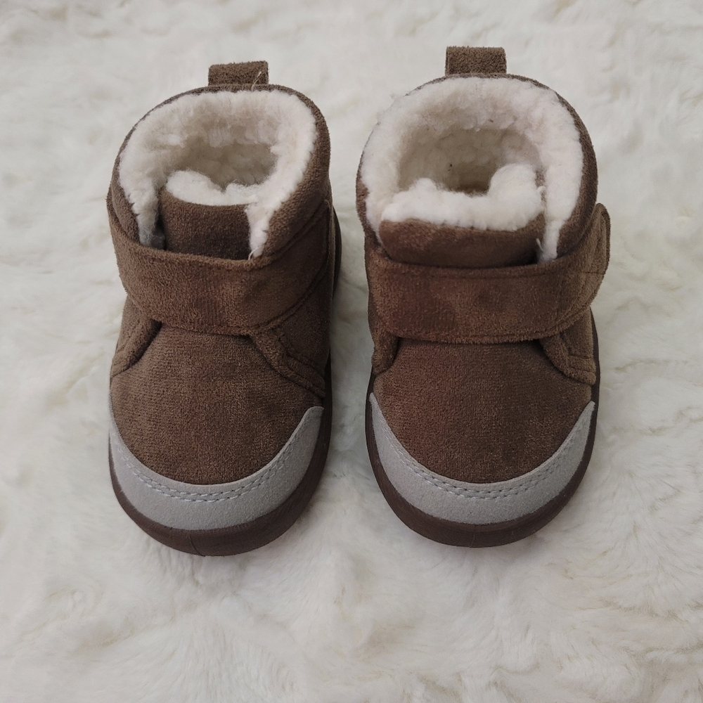 Dream Cozy Brown and Gray Kids Boots Size 15 (9-12 Months)